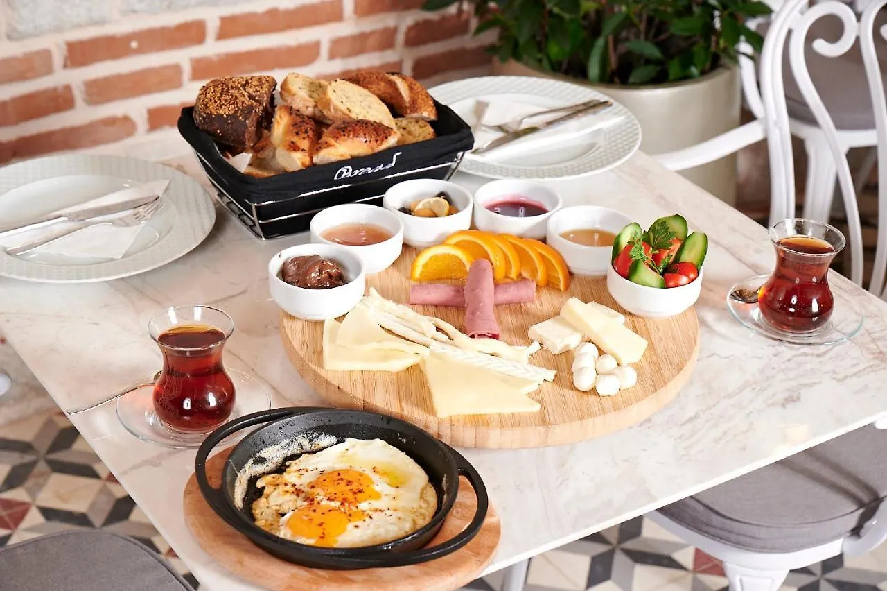 Livinton Istanbul Atasehir Hotel